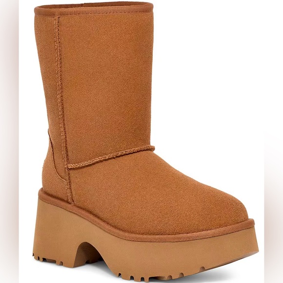 Ugg New Heights Boot - Picture 1 of 3
